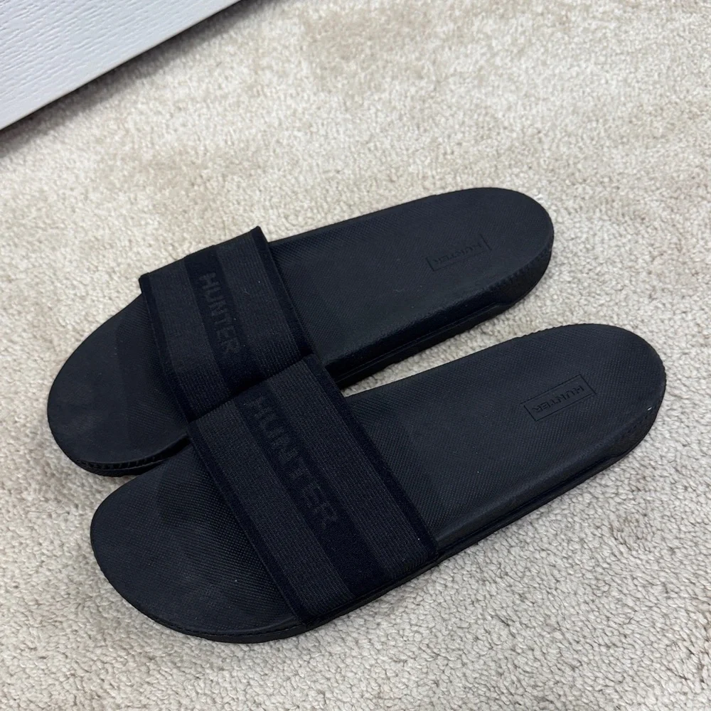 Hunter All-Black Slide Sandals